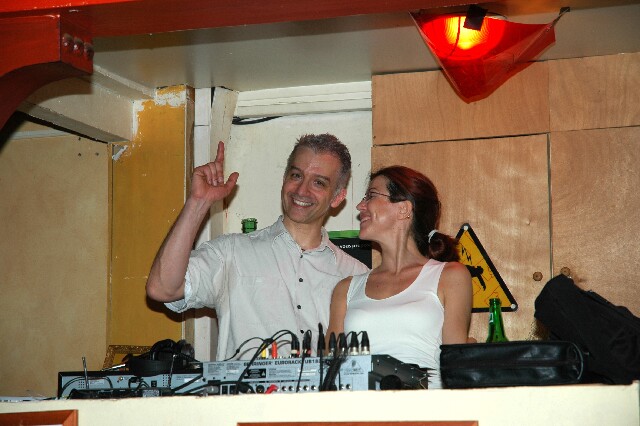 min 2006 05 02 latino 122